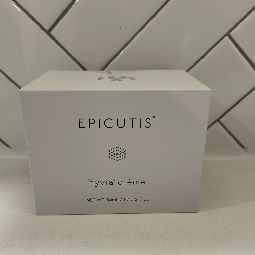Hyvia Crème 1.7 U.S. fl oz Brand New and Sealed expires 06/28. Retail $195